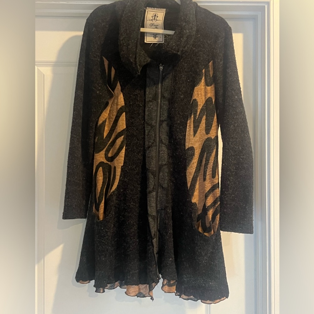 This cardigan is everything: ❤️‍🔥Tunic length sweater with full zip